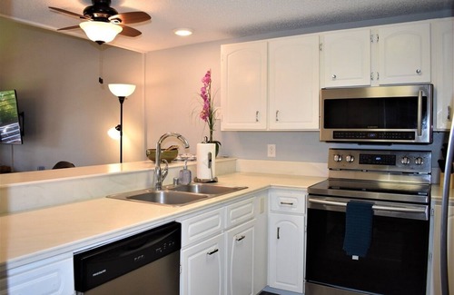 Waikoloa Condo | Top-Floor 2-Bed, 2-Bath Retreat with Stunning Ocean & Golf Course Views!