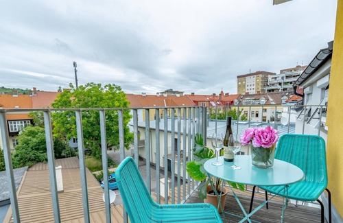 Krems an der Donau Apartment | Top Floor Apartment with Terrace, King Bed & Air Conditioning in Krems City