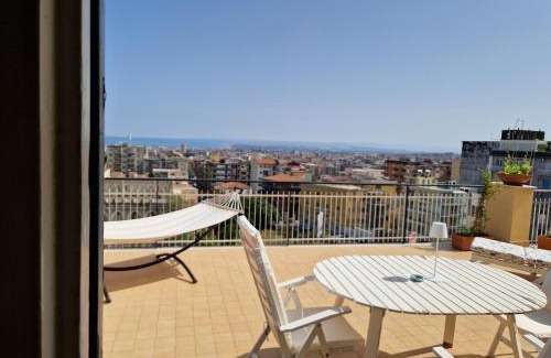 Borgo-Sanzio Apartment | Top Floor Aparthotel Bentivoglio