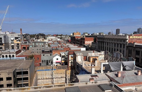 Windsor Apartment | Top Floor Apartment in the heart of Prahran