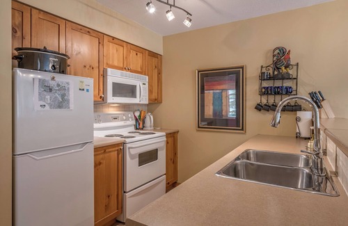 Silver Star Mountain Condo | Top Floor Quiet Corner Creekside Condo - Pet Friendly too!