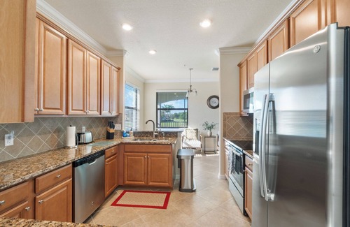 Naples House | Top-Floor Coach Home with Lake Views & Resort Amenities – Treviso Bay