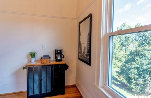 Crestline Heights Apartment | Top Floor Double King Suite