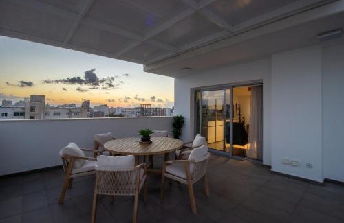 Nicosia Apartment | Top Floor Gem: 3BR, Huge Veranda