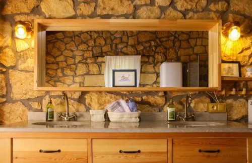 Canakkale House | Top Floor in a Farmhouse in Efil, Çanakkale