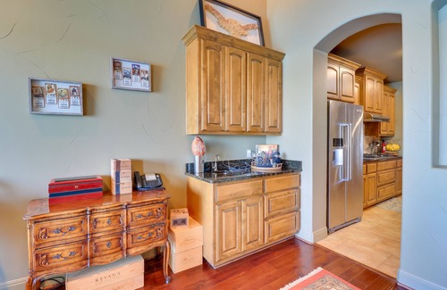 Lakeway Condo | Top-Floor Lake-View Condo w/Boat Dock Access