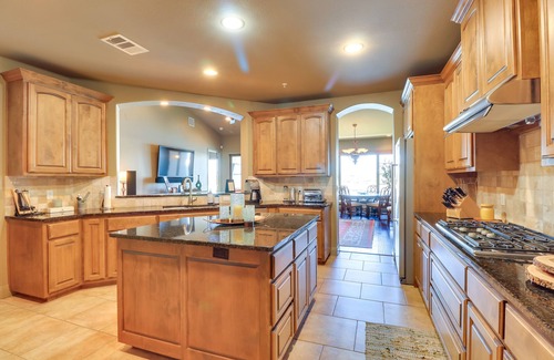 Lakeway Condo | Top-Floor Lake-View Condo w/Boat Dock Access