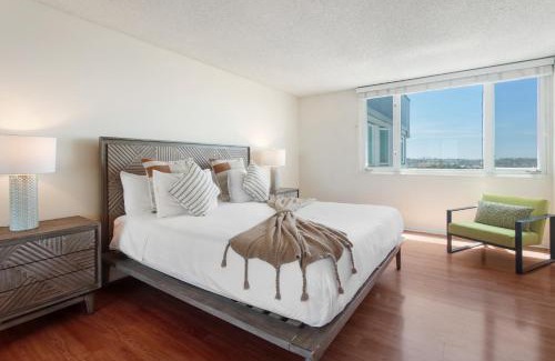 Marina del Rey Apartment | Top Floor Marina Escape 3BR Penthouse Ocean View