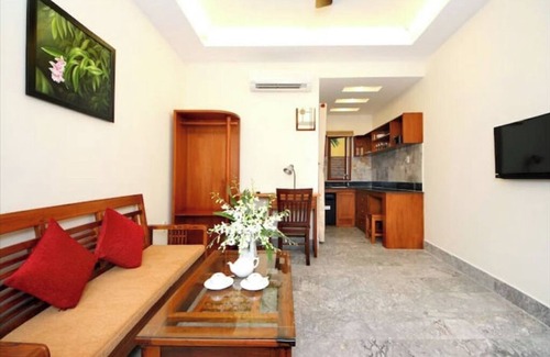 Hoi An Apartment | Top floor One-bedroom Suite overlooking lazy river