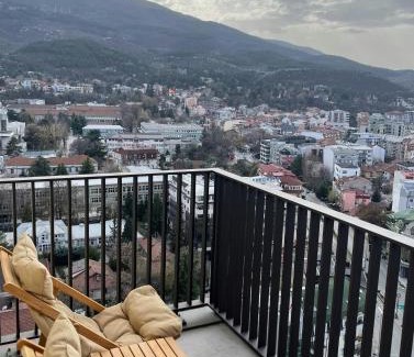 Centar Apartment | Top Floor Presidential Suite with Free Private Parking in the Center of Skopje