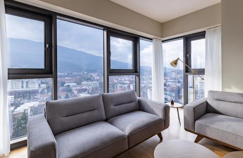 Centar Apartment | Top Floor Presidential Suite with Free Private Parking in the Center of Skopje
