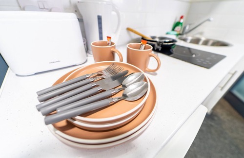 Selly Oak Apartment | Top floor studio close to the City!