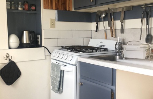 Point Richmond Apartment | Top Floor Studio with great views overlooking the San Francisco Bay