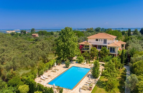 Lefkada Town Villa | Top floor suite near to the town and close to the beach