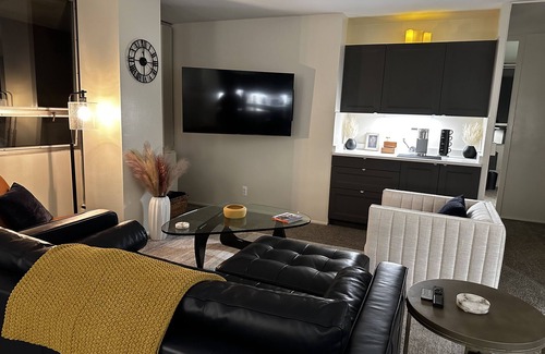 Ann Arbor Apartment | Top Floor Suite with Panoramic views of the Huron River/Arboretum