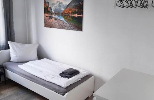 Nietleben Apartment | Top Monteurwohnungen Halle, Einzelbetten, Küche, Nähe Leuna & Schkeuditz