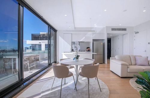 Spring Hill Apartment | Top of Spring Hill Balcony Bliss and Poolside Escape
