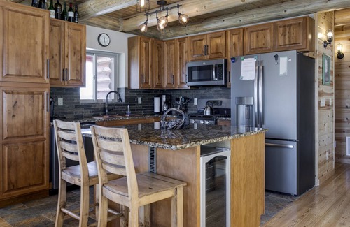 Winter Park Highlands House | Top of the Mountain Log Home with BREATHTAKING VIEWS near Winter Park, Granby