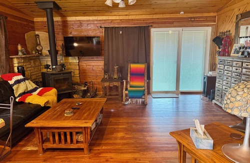 Snowflake Cabin | Top of the World, rustic cabin & retreat