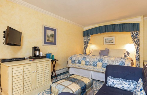 Cape Neddick Bed & Breakfast | Top-Rated B & B on Ogunquit/Cape Neddick Town Line, Ogunquit Tourist Area
