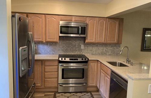 Vail House | Top Rated Creekside Gem Is Steps From Free Bus To Skiing, Shopping, & Dining!