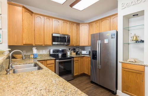 Folly Beach Condo | Top Sail: Oceanview Pet-Friendly Condo with Pool in Folly Beach