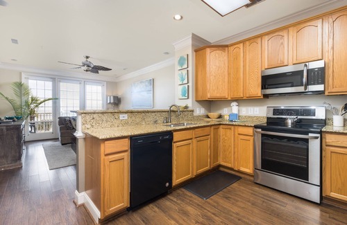 Folly Beach Condo | Top Sail: Oceanview Pet-Friendly Condo with Pool in Folly Beach