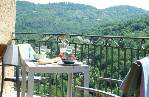 Le Bar-sur-Loup Apartment | Top Studio with * Large Heated Pool *