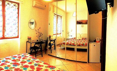 Brugherio House | Top Suit Centro - Guest house