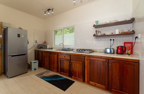 Mahe Island Apartment | Top View Retreat Self Catering Apartments