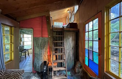 Topanga Ski Chalet | Topanga Wonderland Cottage