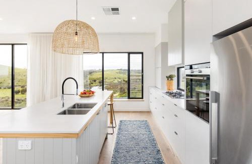 Duncan Villa | Topdeck at Snelling Beach