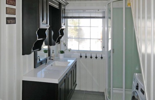 Aseral House | Torebu by Interhome