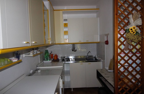 Torre dei Corsari Apartment | Torre dei Corsari holiday home with garden