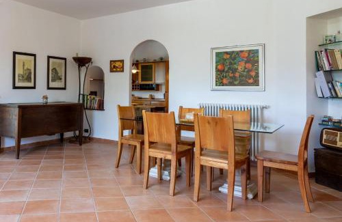 Acciano Apartment | TorrediLuna - MoonTower Free Parking & Pool