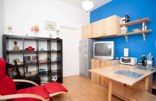 Tuscania House | Torretta 16 red room