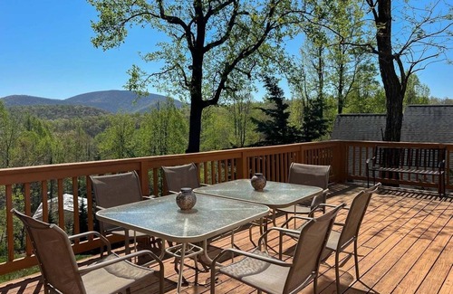 Montebello House | Torry Ridge-hot tub, mountain views, fireplace