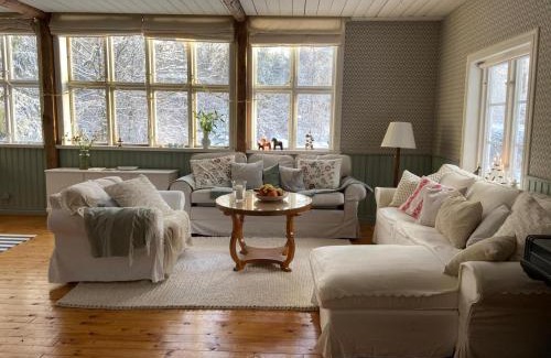 Hallaryd House | Torsholma Skolhus