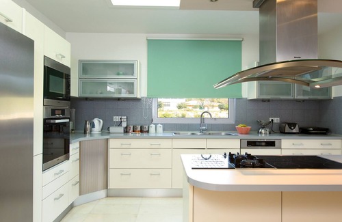 Atsipópoulon Villa | Total Privacy, Pool & Huge Garden, Hot Tub. Located Next to the City of Rethymno