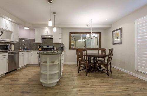 Camelback East Condo | TOTAL REMODEL. BILTMORE AREA CONDO. GREAT LOCATION.