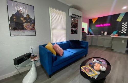 Sanford Apartment | Totally 80s!