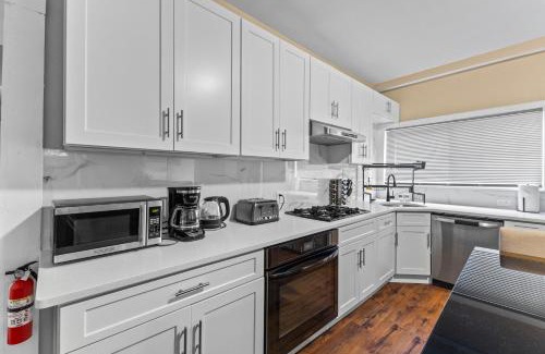 Nonantum Apartment | Totally Renovated 3Br Apartment