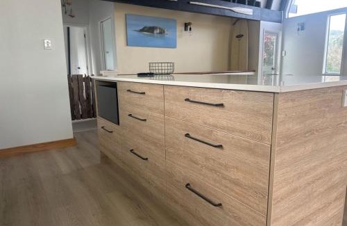 Tata Beach House | Totara Bach