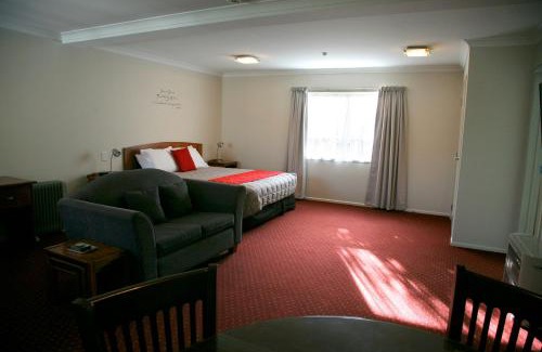 Pukekohe Hotel | Touchwood Motor Lodge