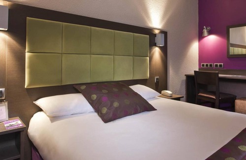 La Chaussee-Saint-Victor Hotel | TourHôtel