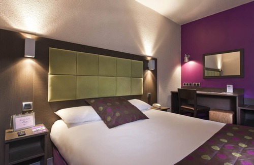 La Chaussee-Saint-Victor Hotel | TourHôtel