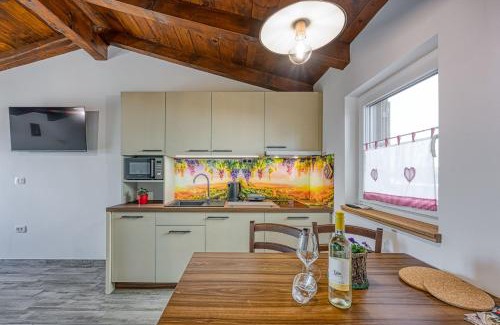 Koper Apartment | Tourist Farm Tonin - Apartment 3 - Happy Rentals