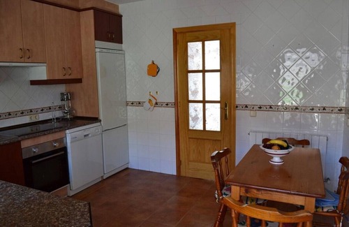 Navas de San Antonio House | tourist house LA FRAGUA wiffi free, 5 bedrooms 3 bathrooms pets allowed