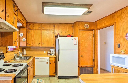 Tow House | Tow Retreat on Lake Buchanan w/Dock & Kayaks!