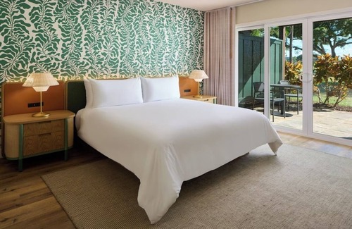 Kaanapali Hotel | Tower Standard King at Royal Lahaina Resort